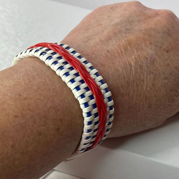 1940’s Make Do and mend Wire cuff bracelet - Picture 4 of 7